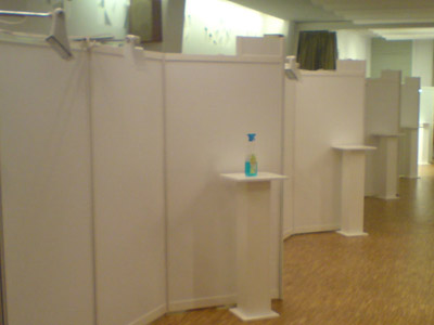 Systemstellwand R8 Winkelaufbau