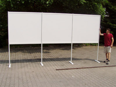 Systemstellwand R8 mit Auslegefu
